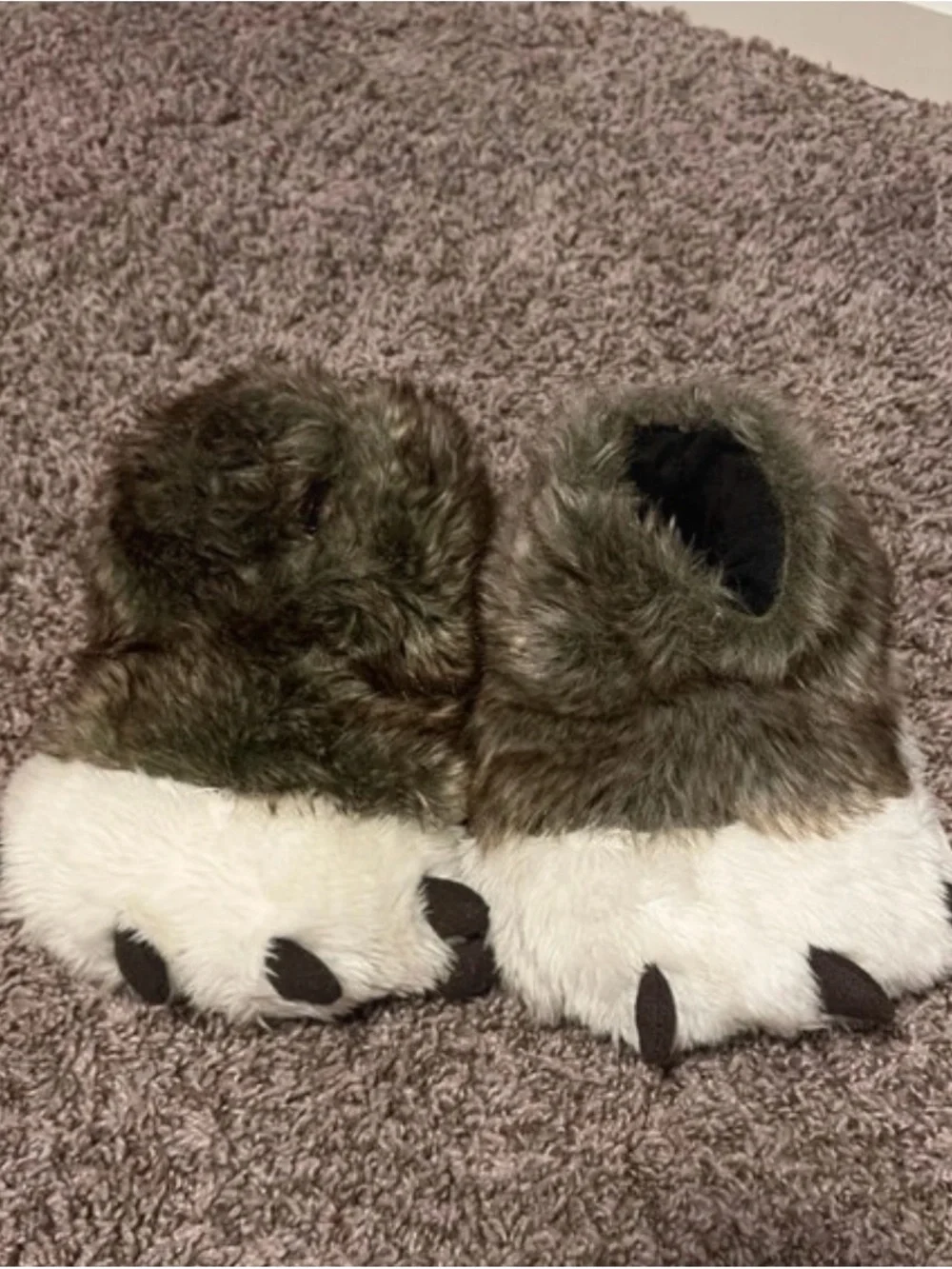 Great Wolf Lodge Faux Wolf Paw Slippers - Brown & White